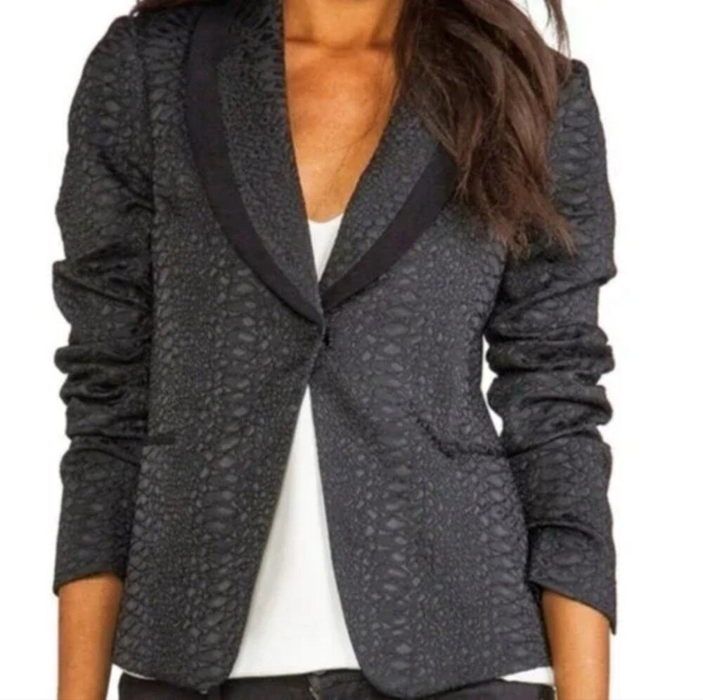 Diane Von Furstenberg Ofelia Jacket Size 8 Reptile Jacquard One Button Black